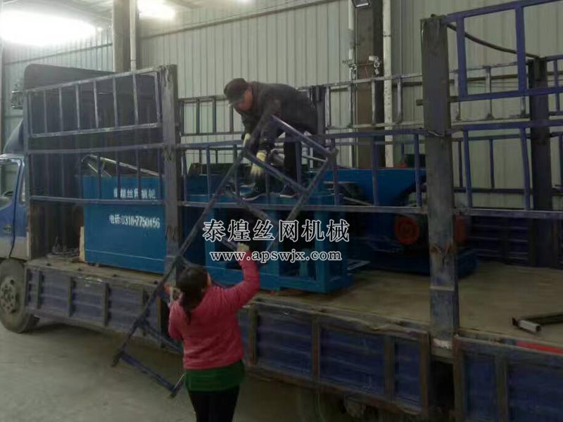 貴州簡經理-水箱拉絲機設備發貨中 貴州簡經理-水箱拉絲機設備發貨中